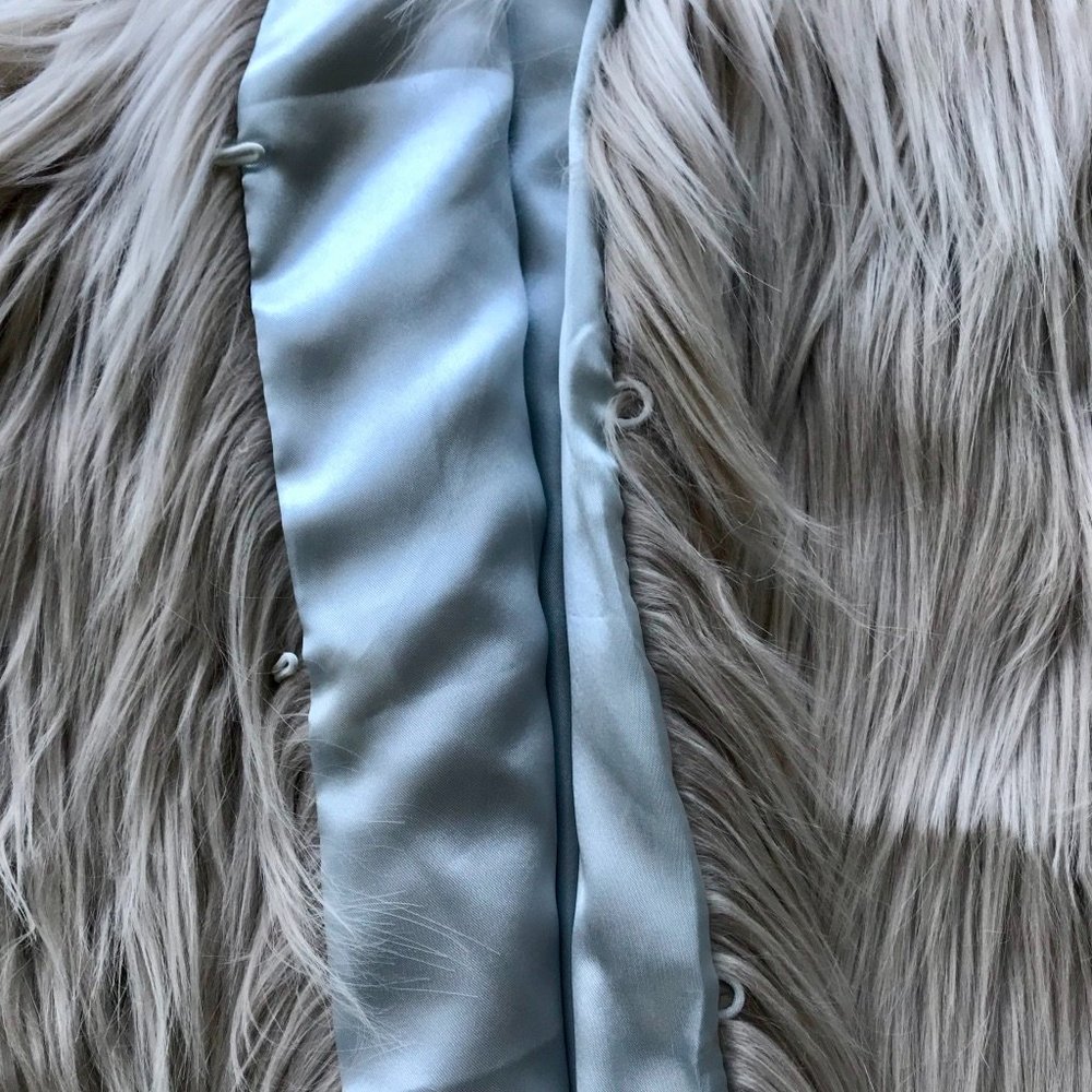 Source Unknown Cream Faux Fur Vest - Picture 12 of 13